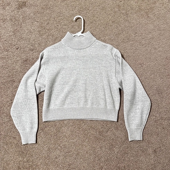 Aritzia Sweaters - Aritzia mock neck sweater